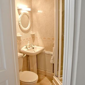 Triple Room Bathroom